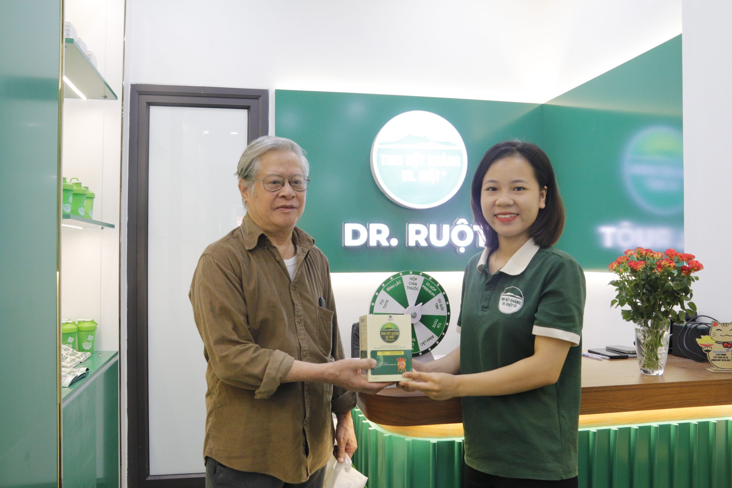 Khách hàng tham gia mini game và nhận thưởng