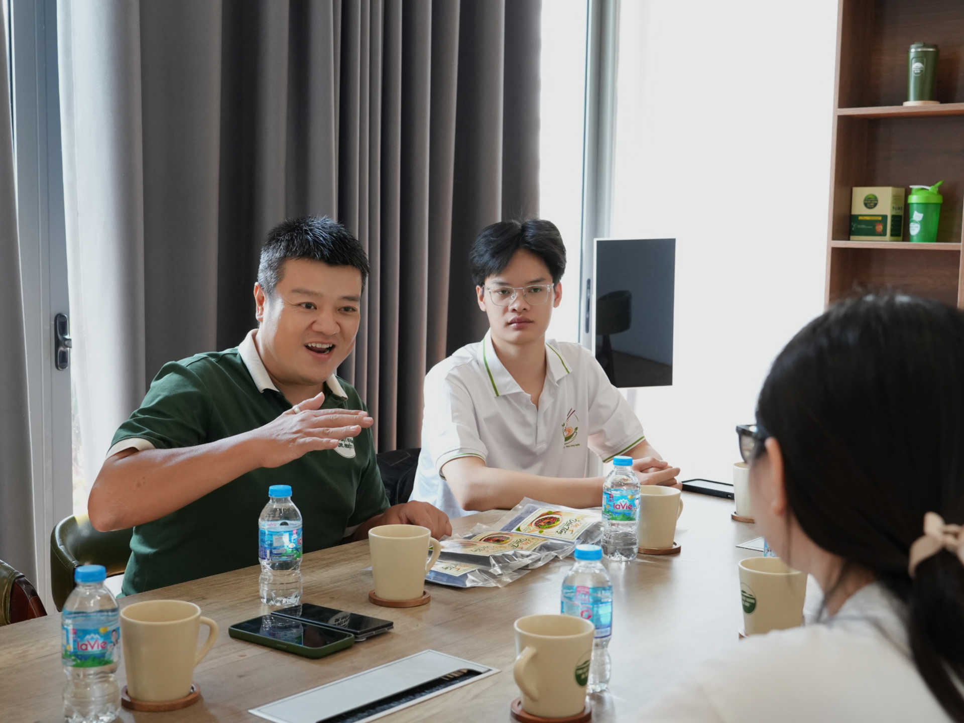 DR. RUỘT hỗ trợ và cố vấn cho nhóm sinh viên khởi nghiệp Khoa Công nghệ Thực phẩm, Trường Đại học Mở